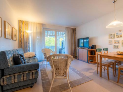 Dünenpark Binz Komfort Ferienwohnung mit 1 Schlafzimmer und Balkon im Obergeschoss 107 — 4-Star Luxury Hotel in Ostseebad Binz, Germany