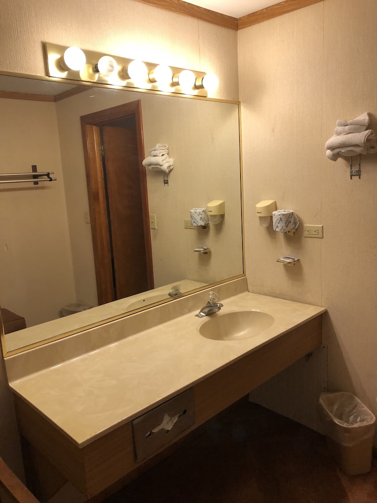 Du Wayne Motel - photo 23