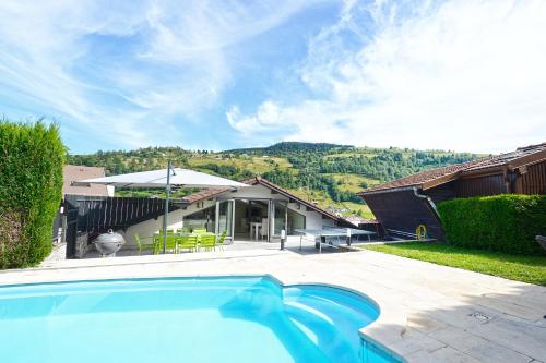 Bargkass Vue Montagne Et Piscine — La Bresse