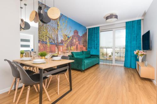 Royal Manu Apartment Netflix — 4-Star Luxury Hotel in Lodz, Poland