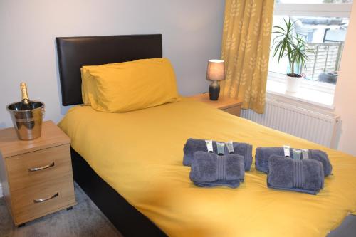 Olive Tree 2 Bed Apartment Stayseekers — 4-Star Luxury Hotel in Salisbury, United Kingdom