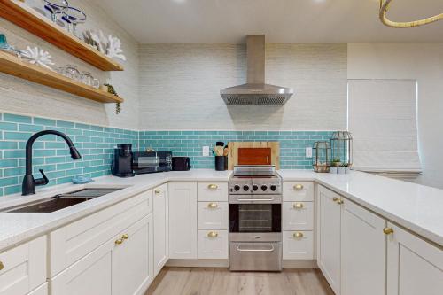 The Blue Oak Getaway in Rockport, United States