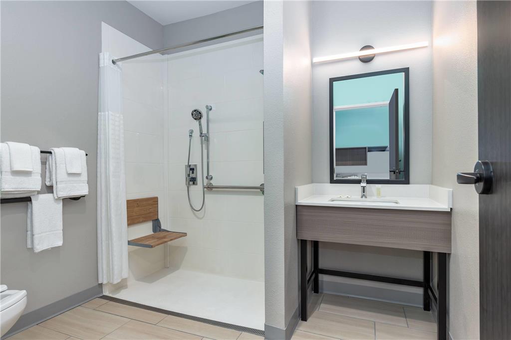 ECHO Suites Extended Stay by Wyndham Dallas Plano Richardson - photo 9