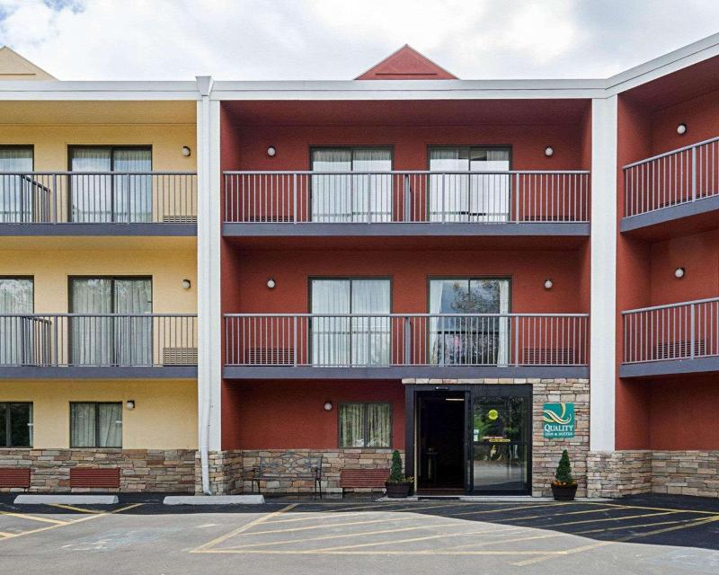 Quality Inn & Suites - photo 4