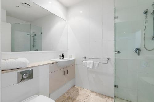Relax in stylish comfort Sunshine Beach — 4-Star Luxury Hotel in Sunshine Beach, Australia