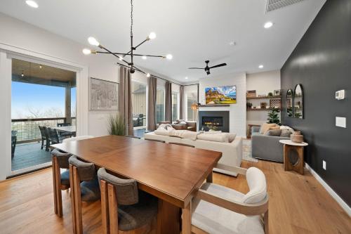 Luxury Trails Escape in Boone, United States