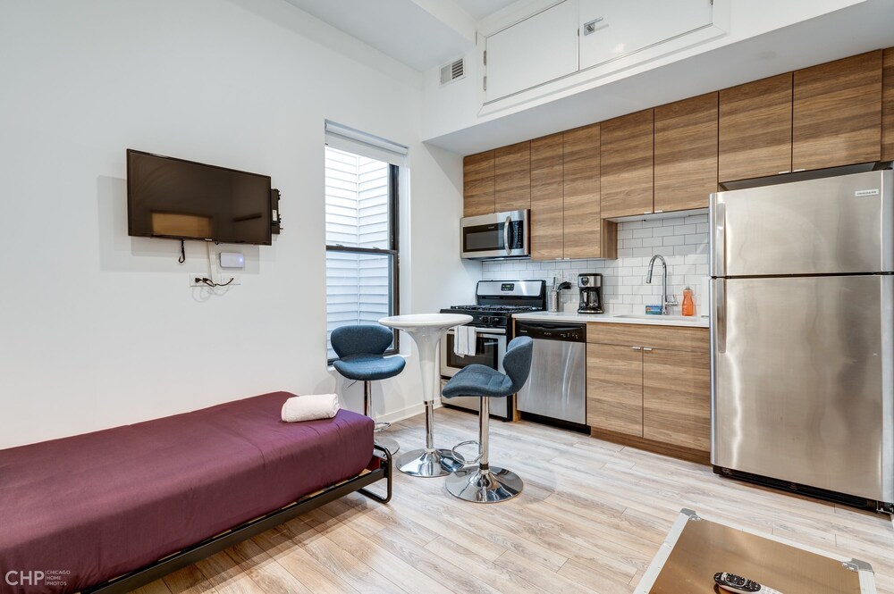 Enjoy A Little Me Time At Your Own Personal Oasis In The Windy City 747 Lofts Cabin 206 by RedAwning - photo 2