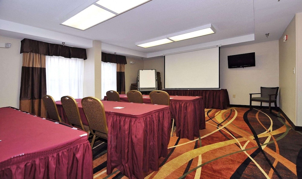 Hampton Inn Eden - photo 25