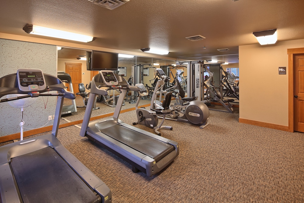 Lakeside Lodge And Suites - photo 18