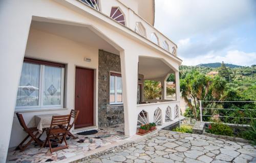 Appartamento Arcobaleno — 4-Star Luxury Hotel in Levanto, Italy