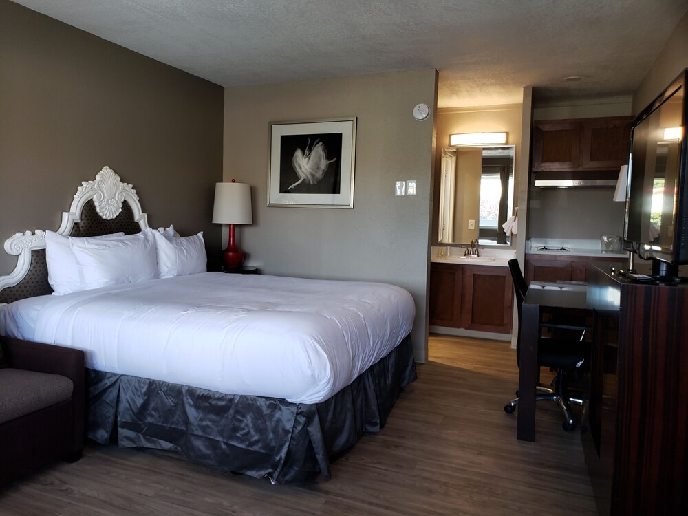 Yakima Valley Inn - photo 13