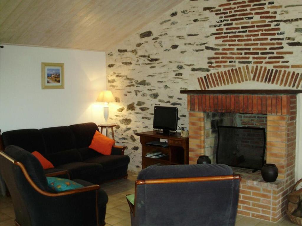 Gite Authentique Avec Cheminee Terrasse Privee Accessible Pmr Peche Et Activites Ulm Vendee Fr 1 426 431 — Vaire