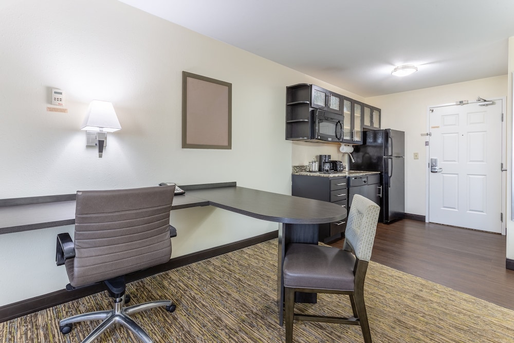 Candlewood Suites Aurora Naperville by IHG - photo 8