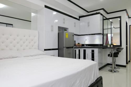 Panorama Studio 21F Netflix 4k Avida IT Park — 4-Star Luxury Hotel in Cebu City, Philippines