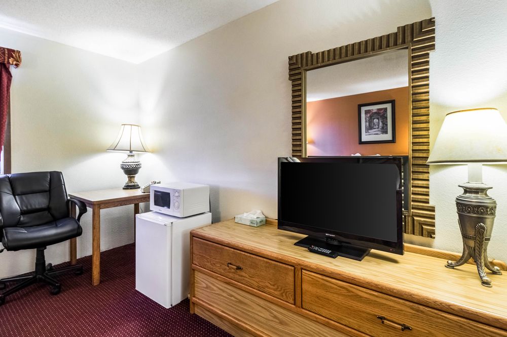 Rodeway Inn Baxter - photo 28