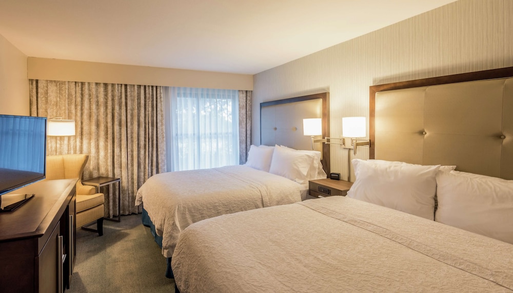 Hampton Inn & Suites Jackson Coliseum - photo 20