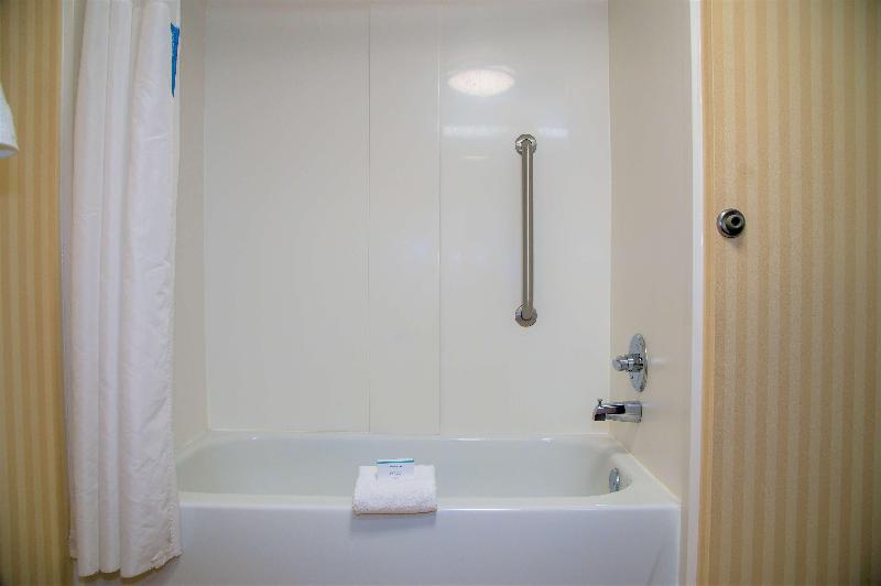 Hampton Inn Lewisburg - photo 58