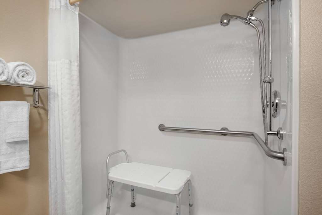 Travelodge by Wyndham Vaughn - photo 21
