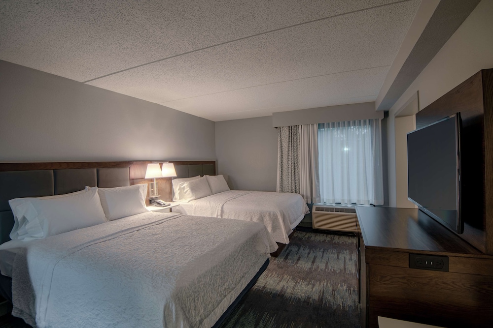 Hampton Inn Waldorf - photo 15