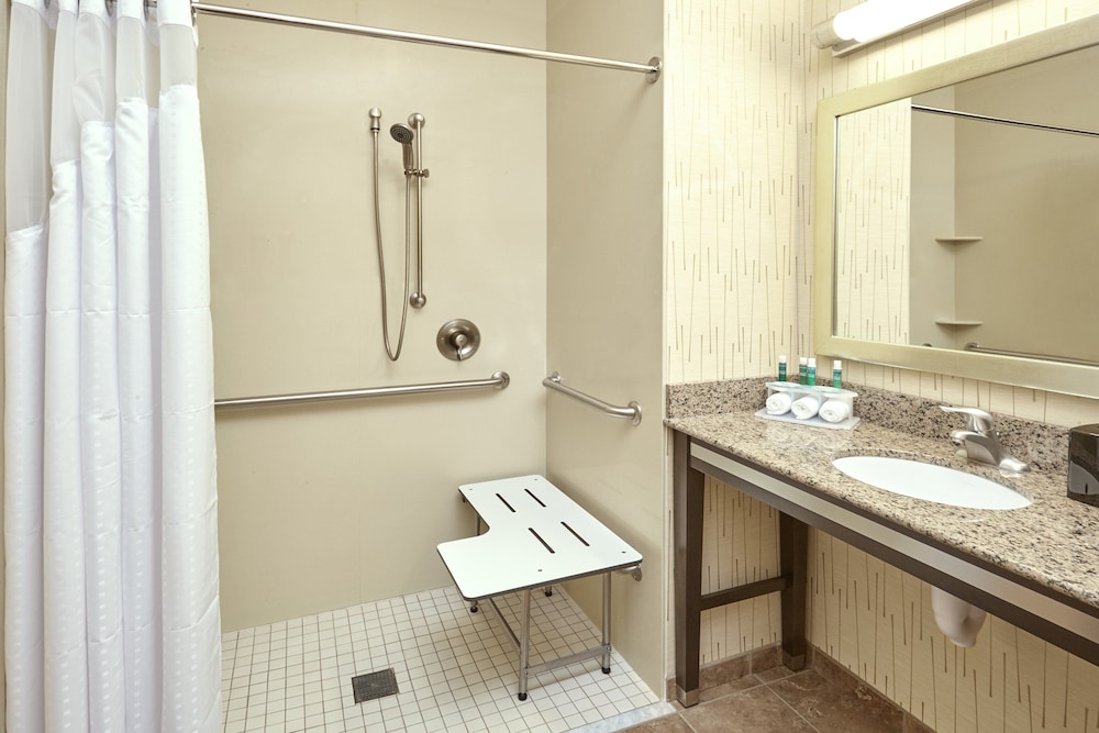 Holiday Inn Express Hotel & Suites Columbia Univ Area Hwy 63 by IHG - photo 9