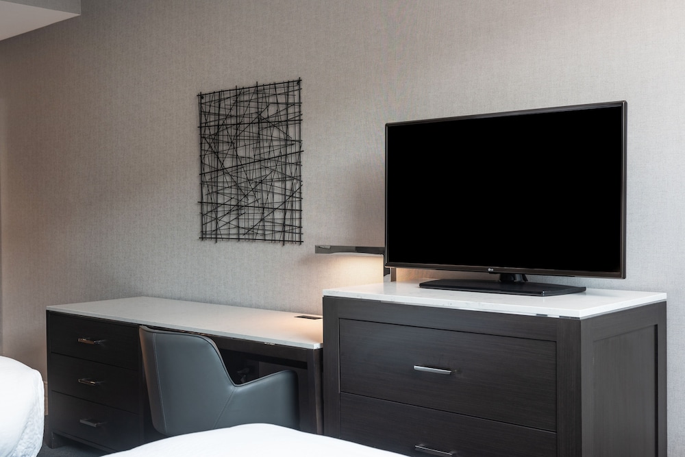 Fairfield Inn & Suites by Marriott Boston Waltham - photo 10