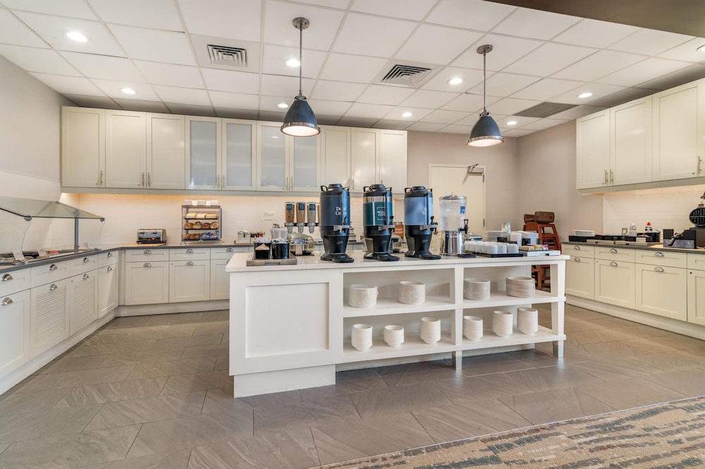 Homewood Suites By Hilton Schenectady - photo 44