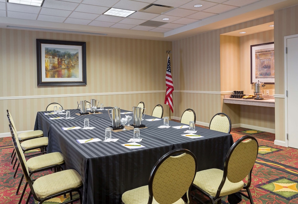 Hilton Garden Inn Saratoga Springs - photo 59