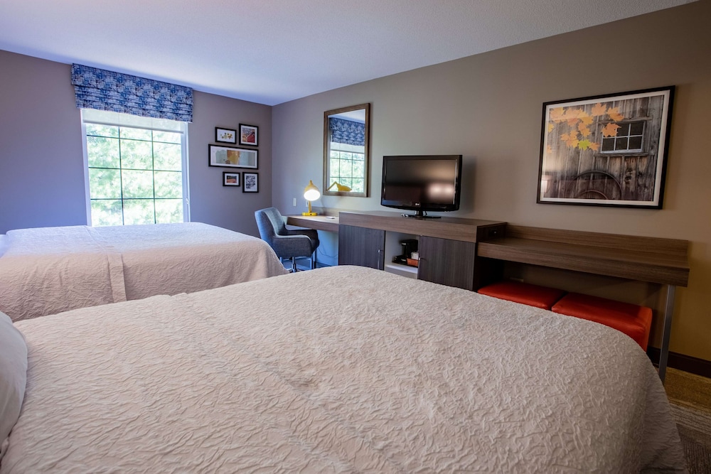 Hampton Inn Hadley Amherst Area - photo 10