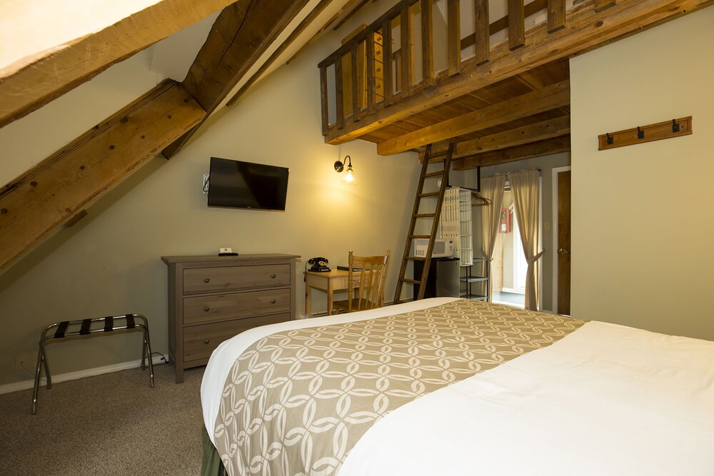 Columbine Inn & Conference Center - photo 2