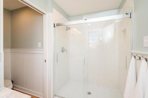 A Little Nauti by Oak Island Accommodations - photo 28