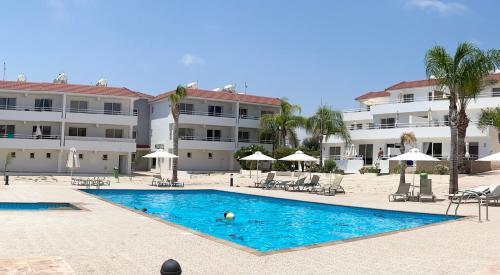 Nissi 3 Pool View 2 Bedroom Apartment with Large Veranda