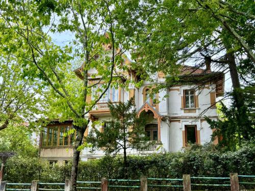 Demeure Arcachonaise de Charme in Arcachon, France