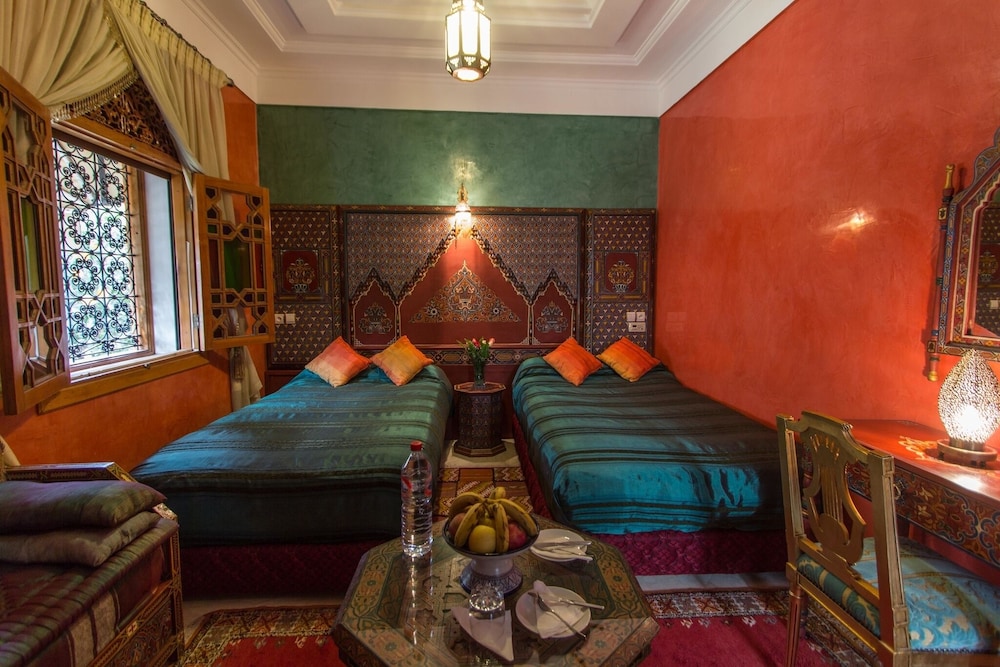 Zohra Room Full Beed - carbon neutral hotel in Fes