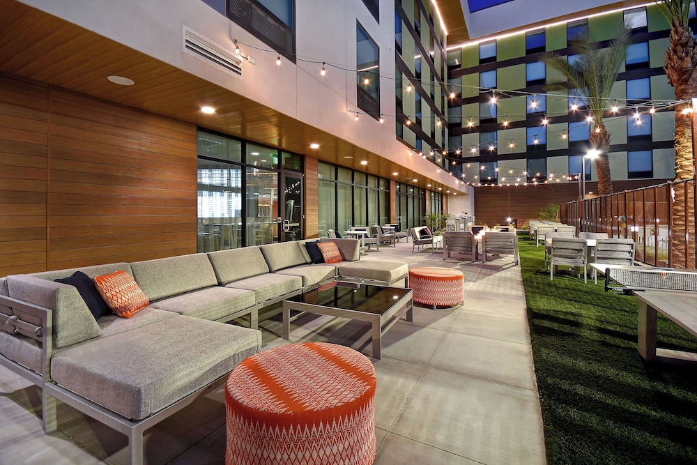 Hampton Inn & Suites Las Vegas Convention Center No Resort Fee - photo 25