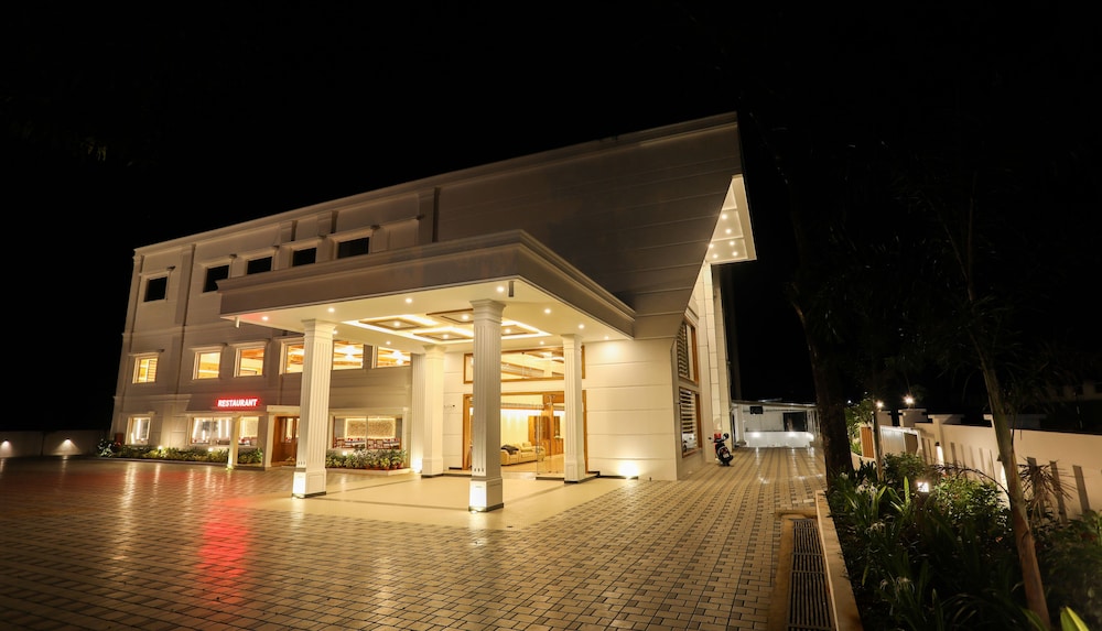 Hotel Kabani Palace — hotel in Muvattupuzha