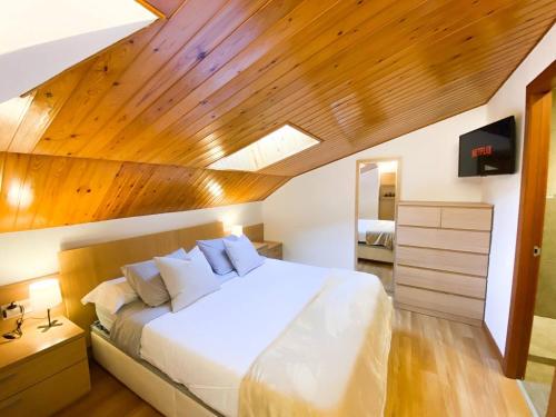 Elegante Ático Encamp FREE Parking Wifi SmartTv Con altillo y 2 baños completos l by BonesVacances — 4-Star Luxury Hotel in Encamp, Andorra