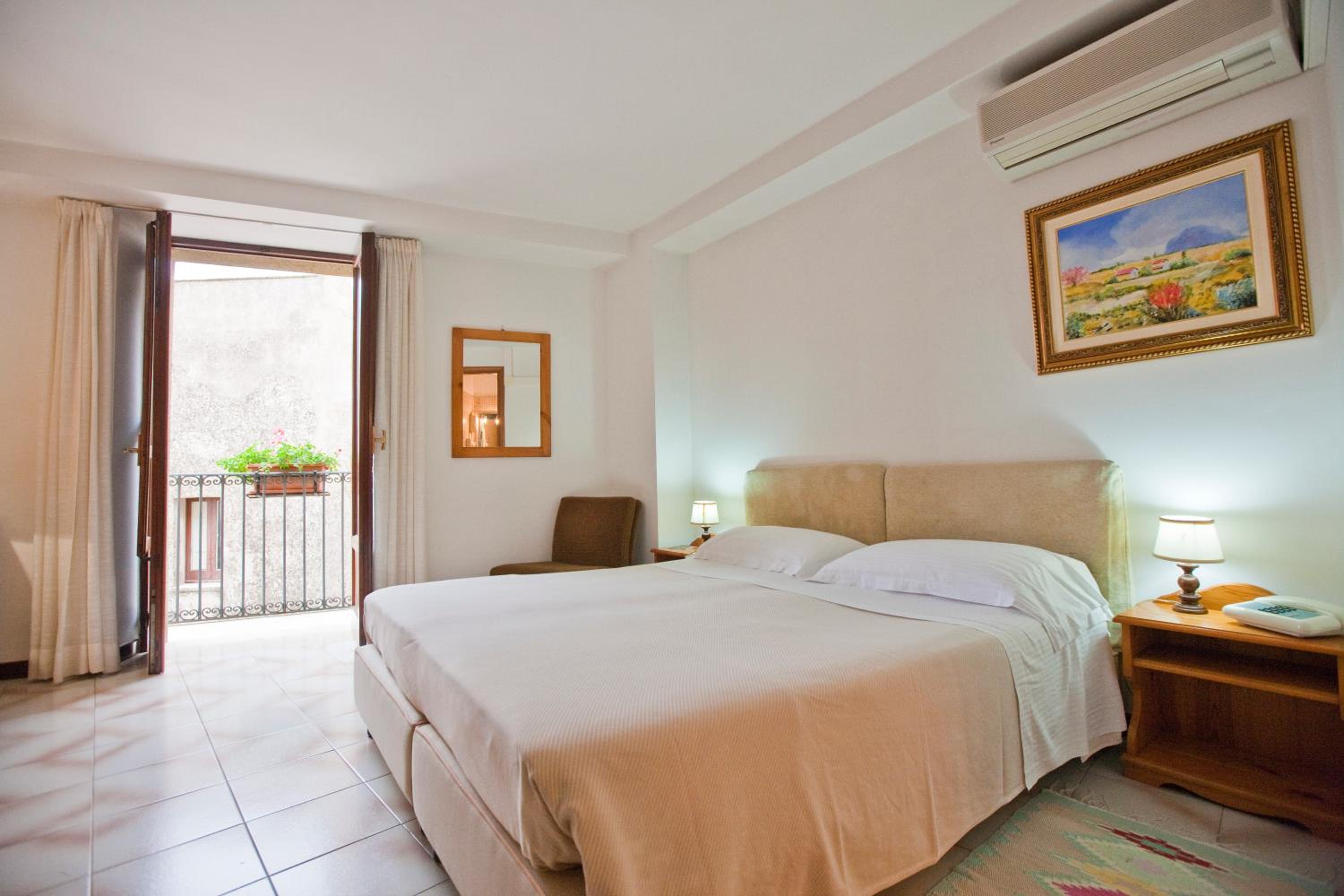 Hotel Moderno - carbon neutral hotel in Erice