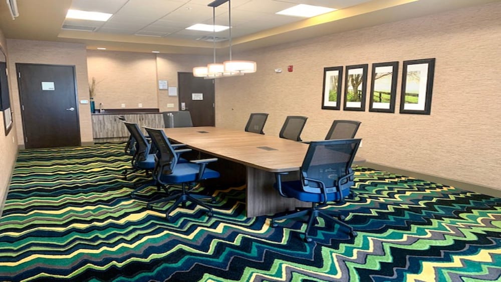 Holiday Inn Express & Suites Perry National Fairground Area #34 by IHG - photo 68
