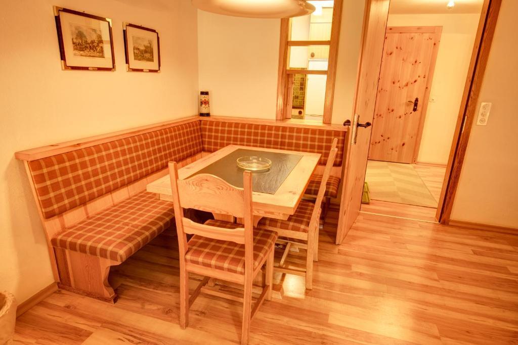 Chesa Munteratsch 1 Zimmerwohnung 106 Typ B — 4-Star Luxury Hotel in Silvaplana, Switzerland