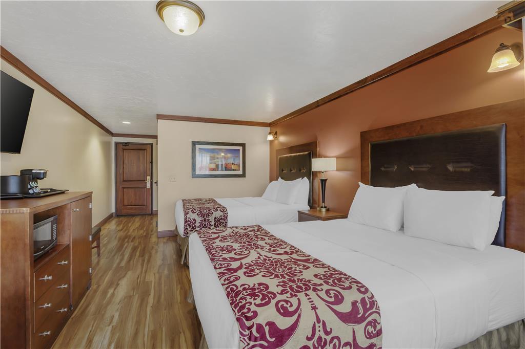 Best Western Plus Greenwell Inn - photo 12