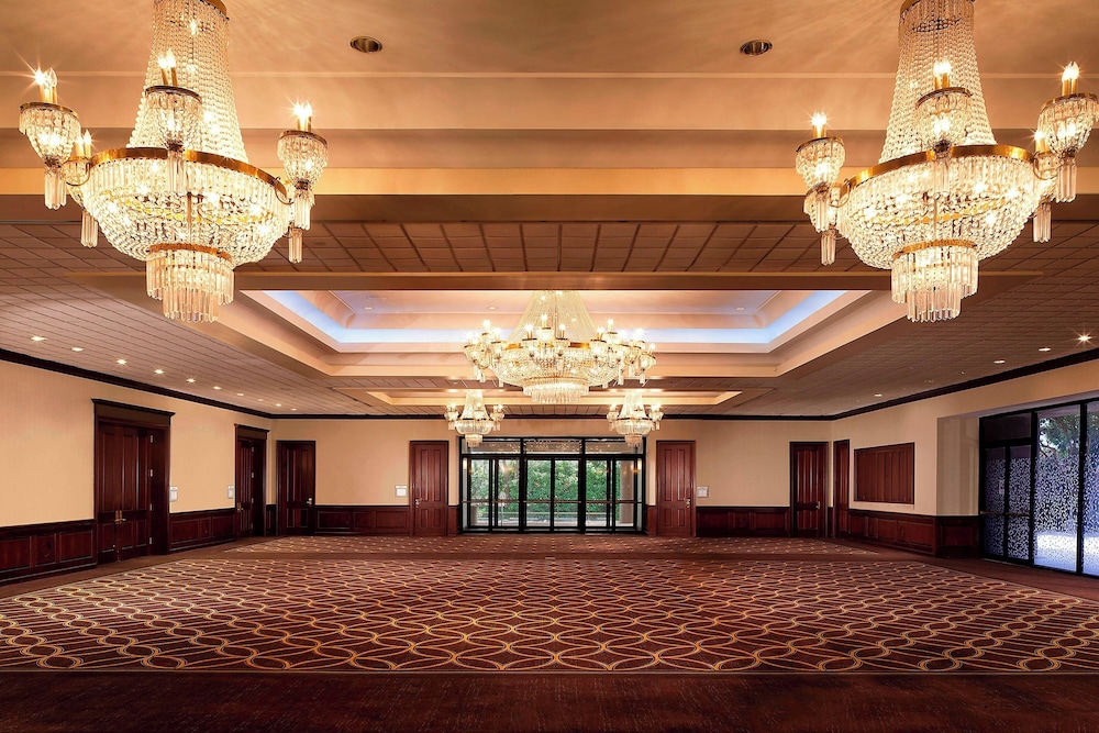 Sheraton DFW Airport Hotel - photo 39