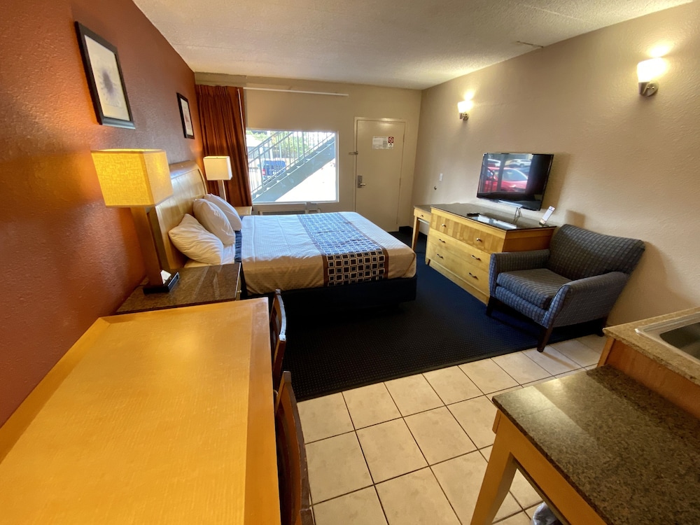 Breeze Inn & Suites - photo 7