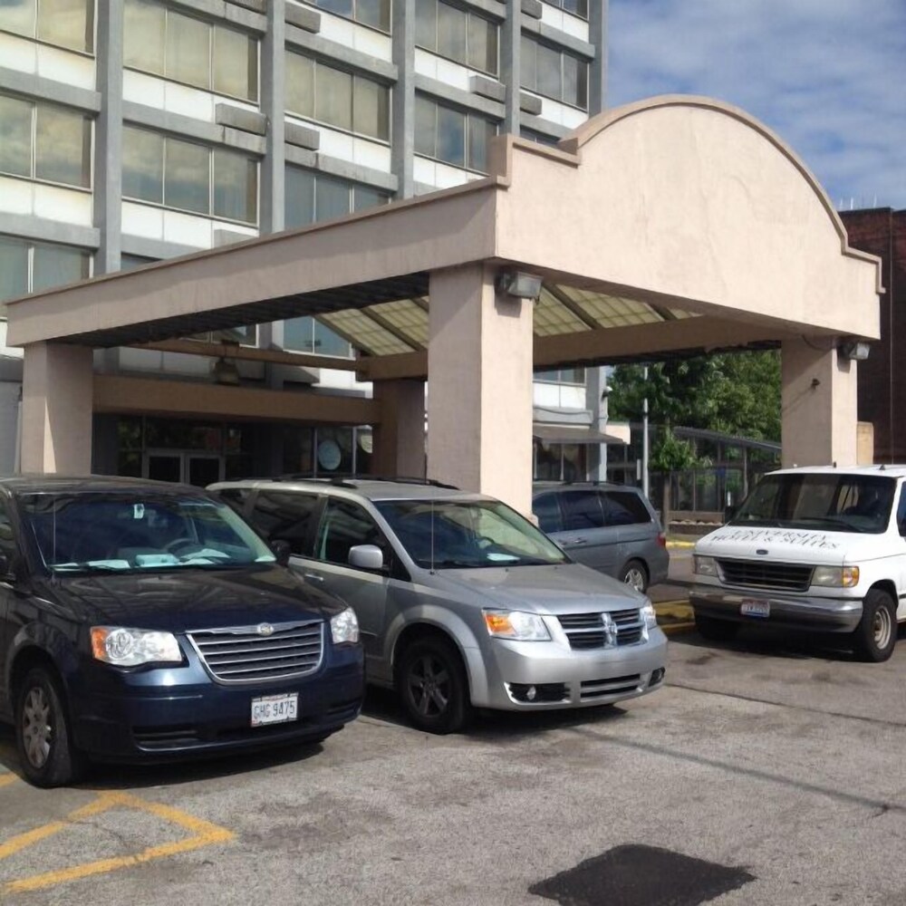 University Hotel & Suites - photo 33