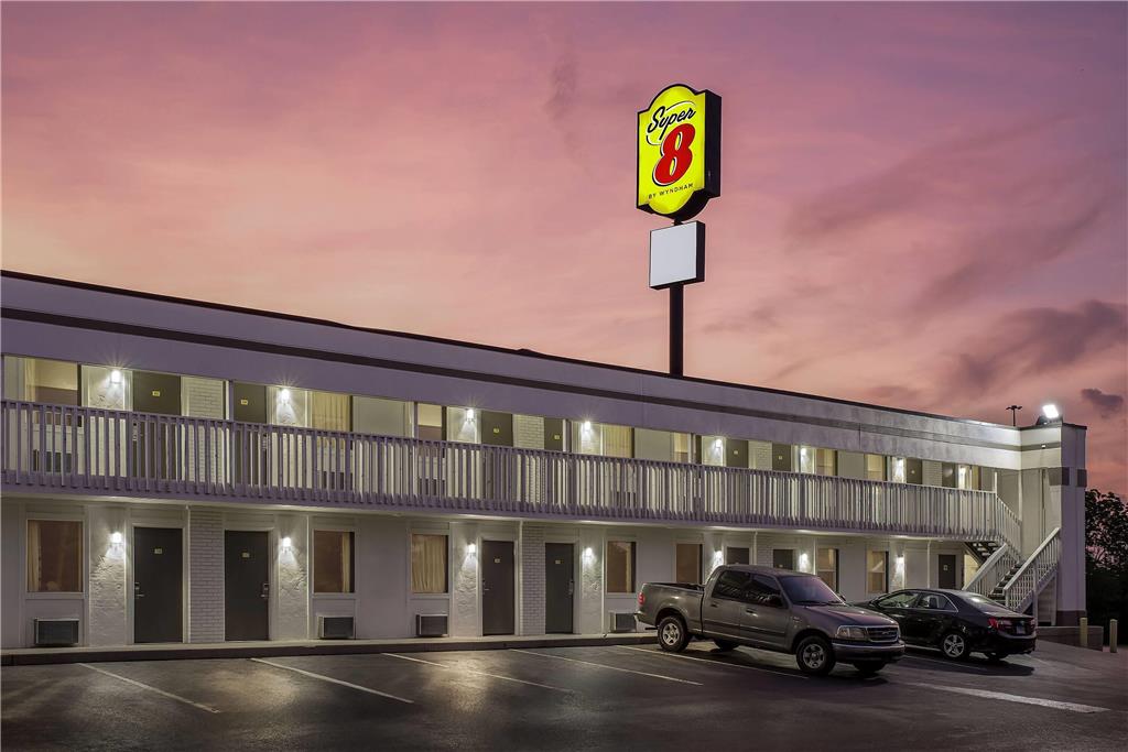 Super 8 by Wyndham Brownsburg - photo 10