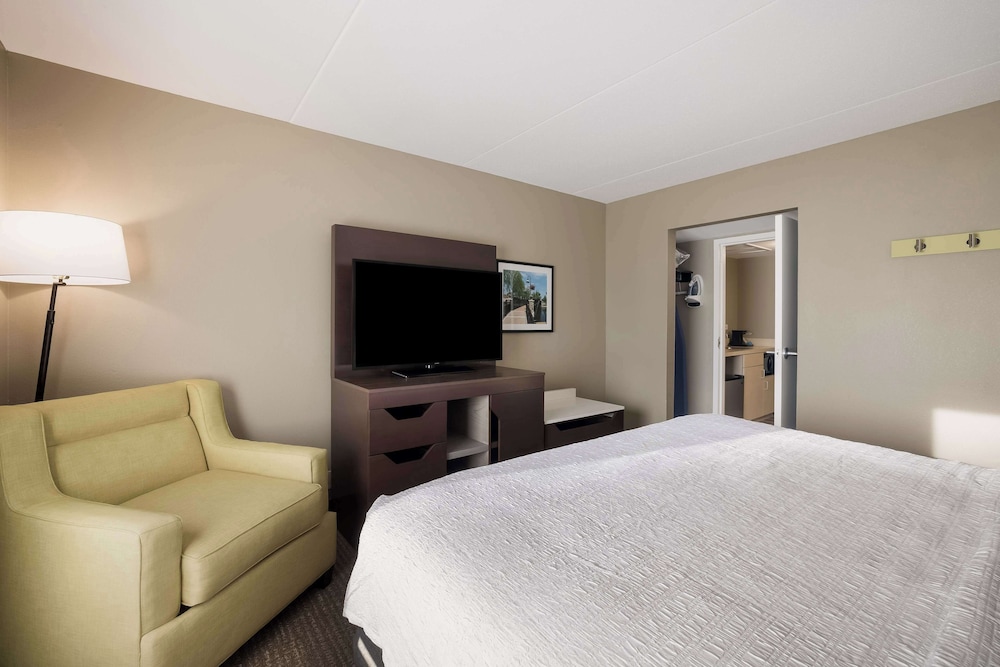 Hampton Inn McHenry - photo 18