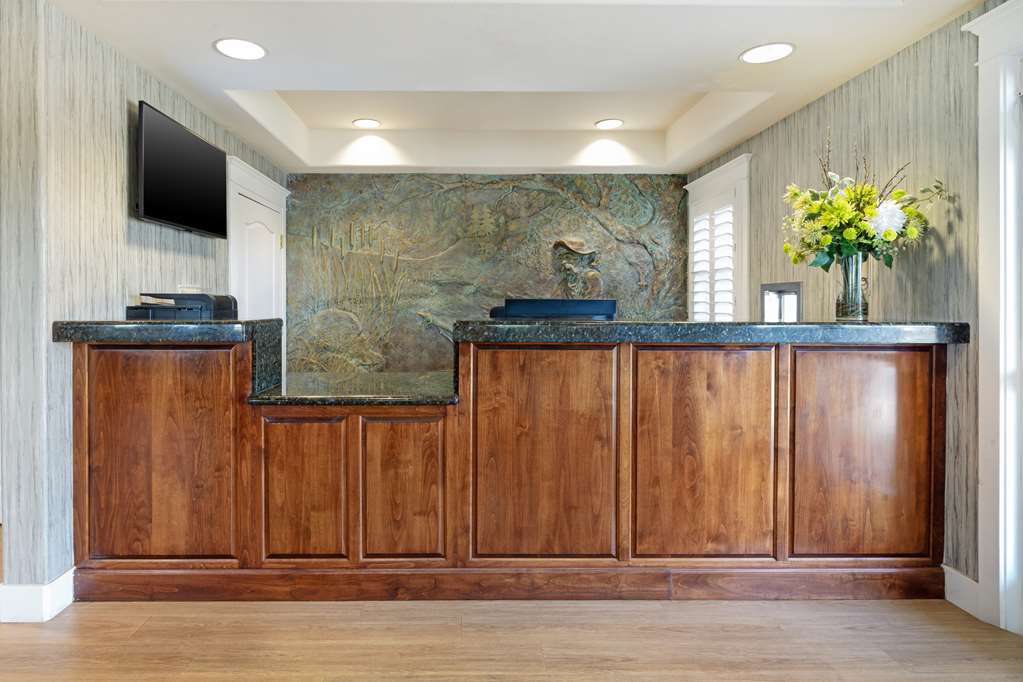 Best Western Cedar Inn & Suites - photo 6