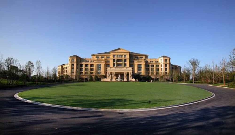 Azure Hotel Xinchang — 5-Star Luxury Hotel in Shaoxing, People's Republic of China