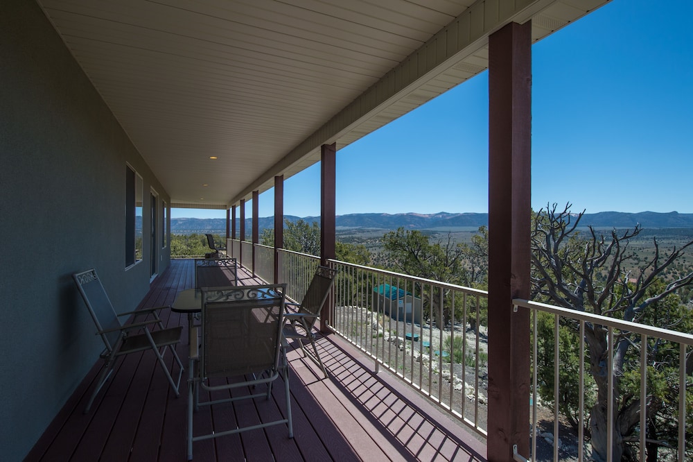 Ridgetop Hideaway - photo 9