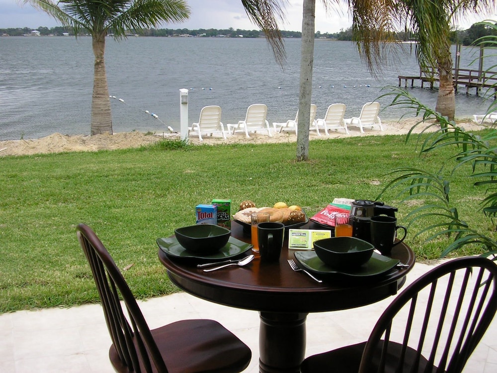 Lake Grassy Inn & Suites - photo 22