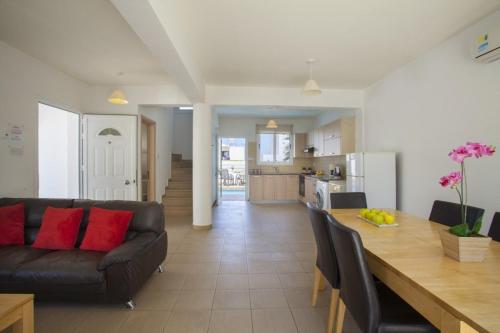 luxury Villa With A Private Pool And Garden Pernera Villa 31